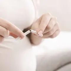 Czy można palić podczas karmienia piersią? Negatywne skutki dla dziecka.