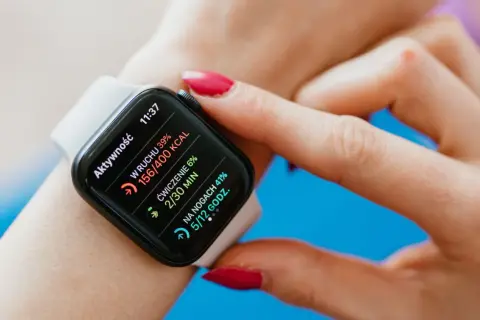 Najlepsze smartwatch'e damskie – funkcje, które warto znać przed zakupem
