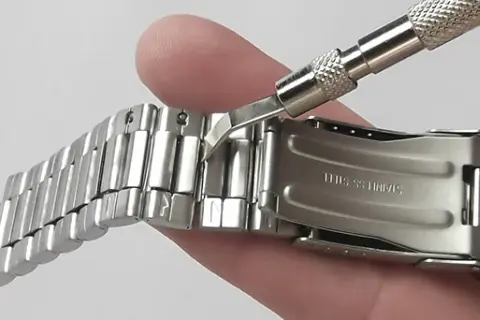 Jak szybko skrócić bransoletę w zegarku casio damskim bez uszkodzeń