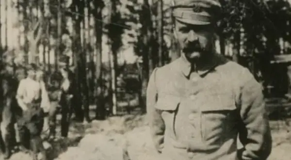 Józef Piłsudski kiedy się urodził? Odkryj jego niezwykłe życie