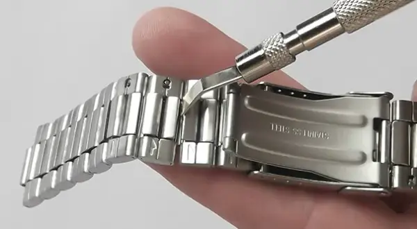 Jak szybko skrócić bransoletę w zegarku casio damskim bez uszkodzeń